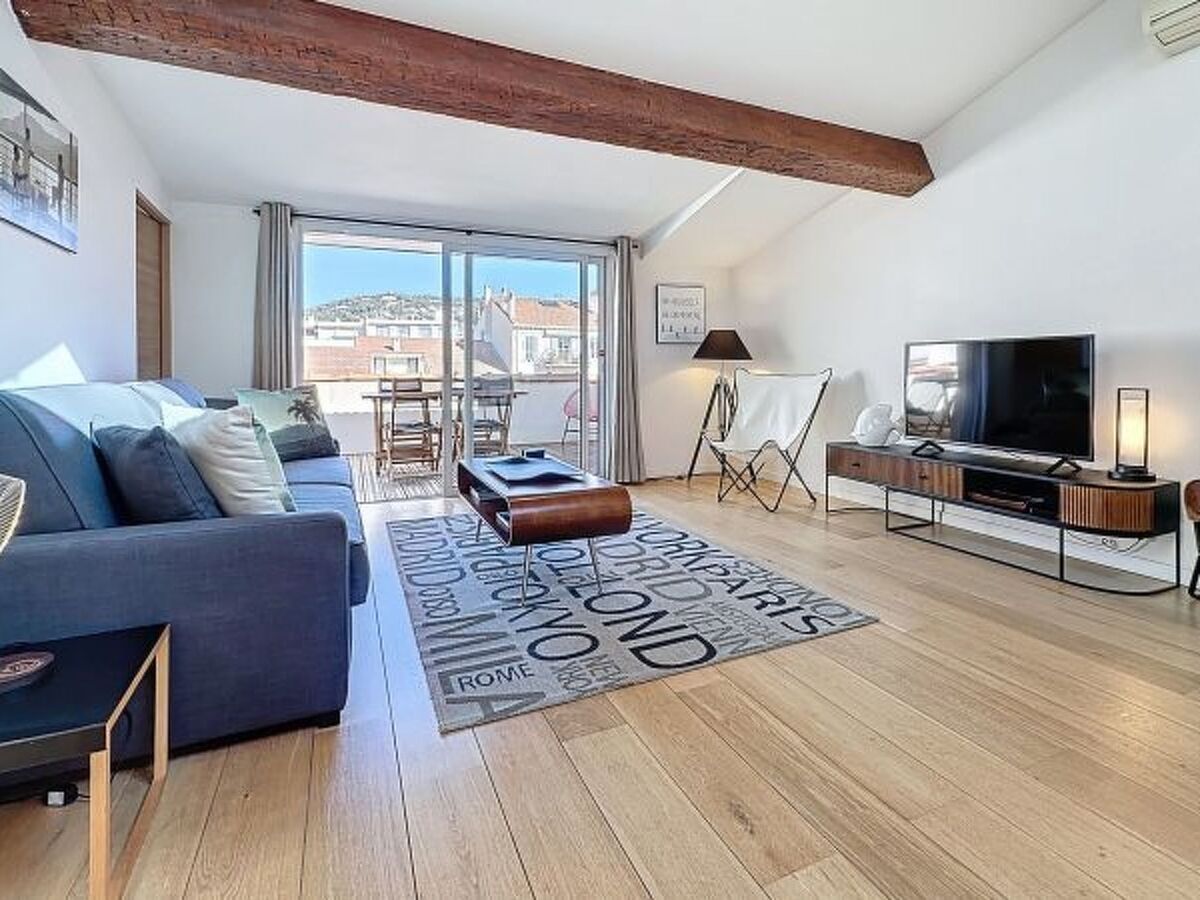 Penthouse mansardé rue d'Antibes, terrasse Cannes - Photo 17