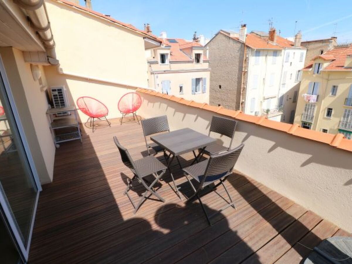 Penthouse mansardé rue d'Antibes, terrasse Cannes - Photo 26