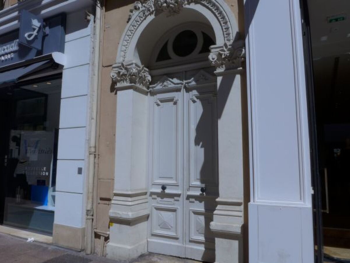 Penthouse mansardé rue d'Antibes, terrasse Cannes - Photo 30