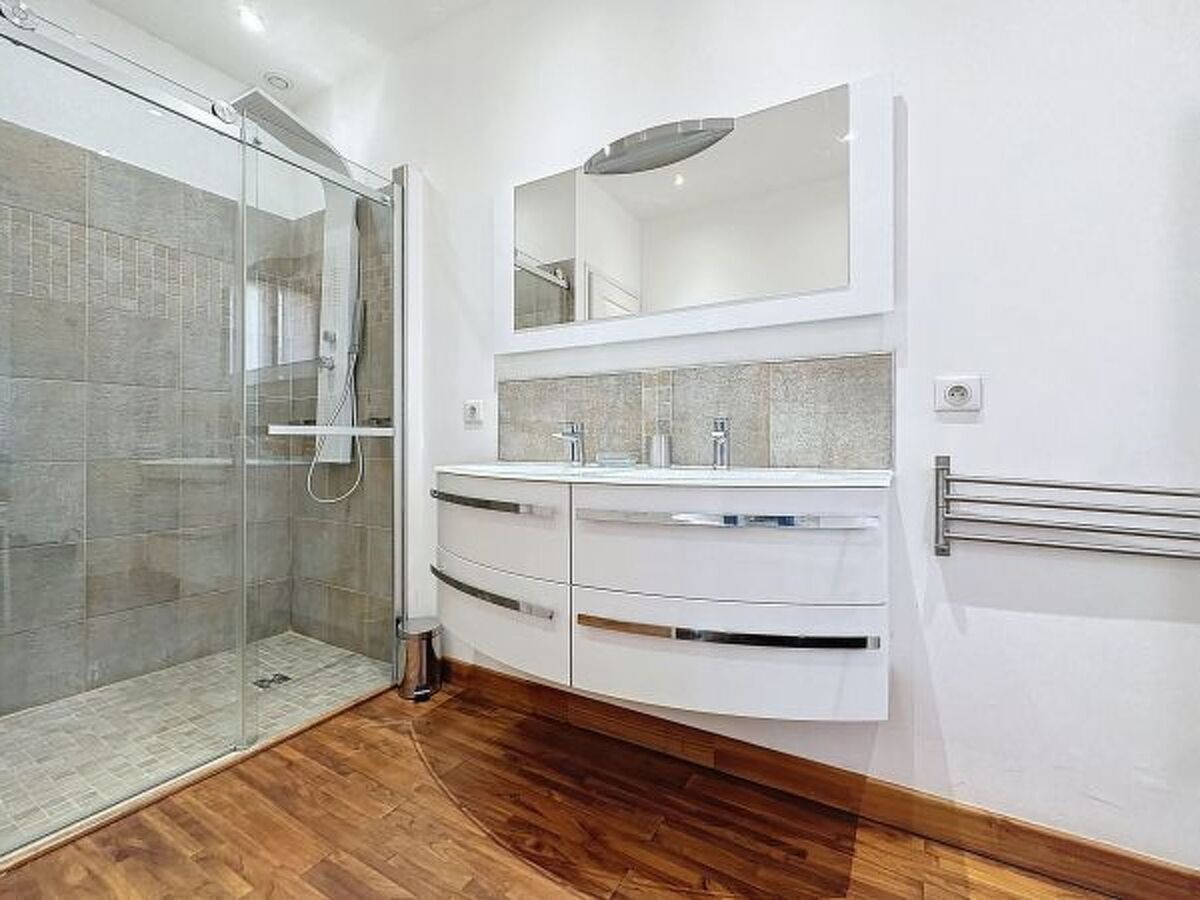 Studio 50 m² vue port et mer à Cannes - Photo 24