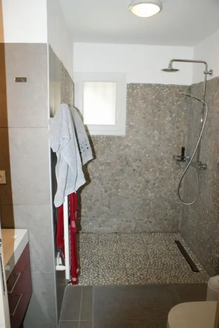 Appartement T3 climatisé avec piscine à Ghisonaccia : photo 10