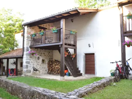 Maison en pierre tradition à Buzet, piscine partagée
