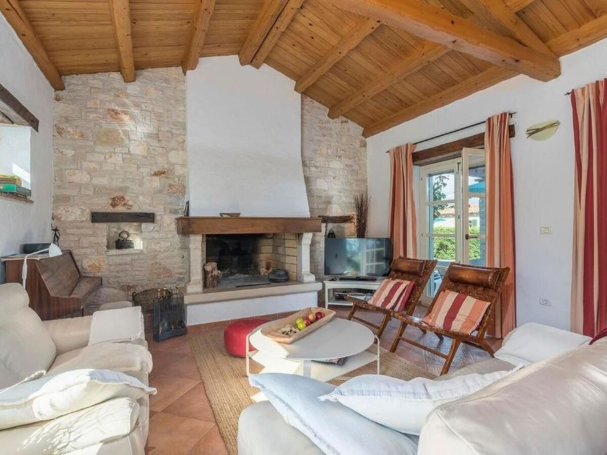 Villa Livia, maison pierre avec piscine à Buzet - Photo 4