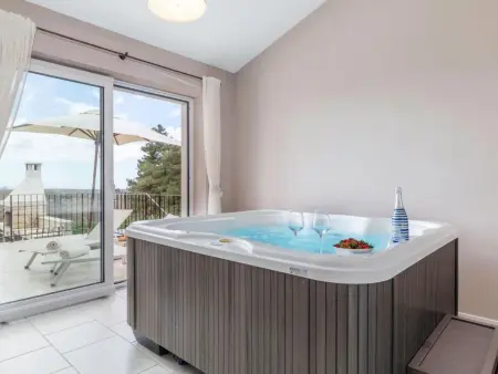 Villa Sterpazzi : 4 chambres, piscine chauffée et sauna : photo 14