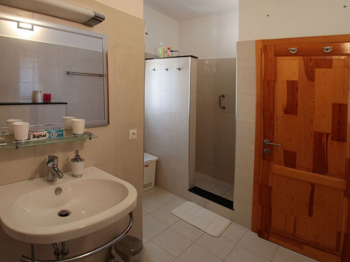 Maison Mravince avec jacuzzi, jardin et vue mer - Photo 7