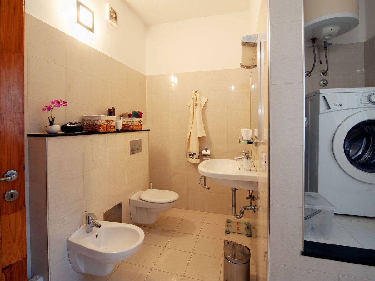 Maison Mravince avec jacuzzi, jardin et vue mer - Photo 9