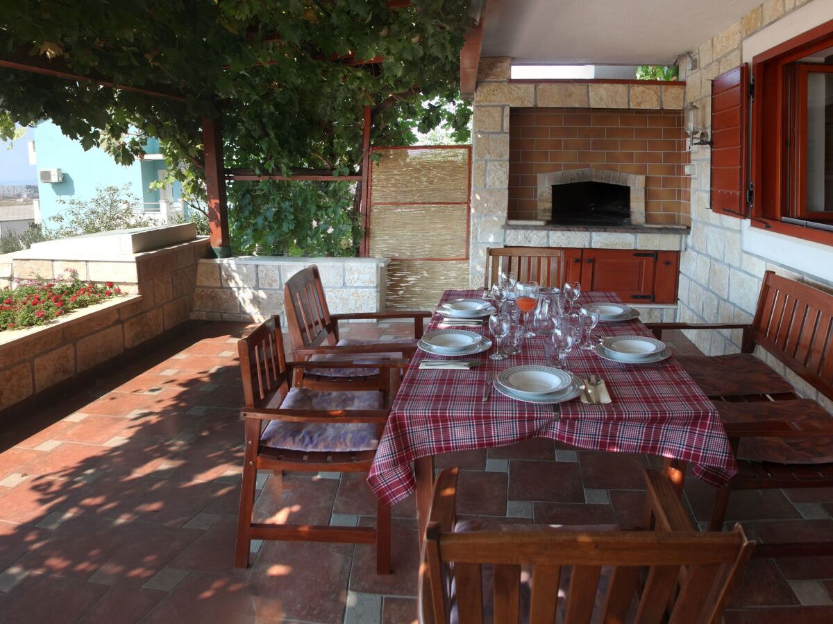 Maison Mravince avec jacuzzi, jardin et vue mer - Photo 32
