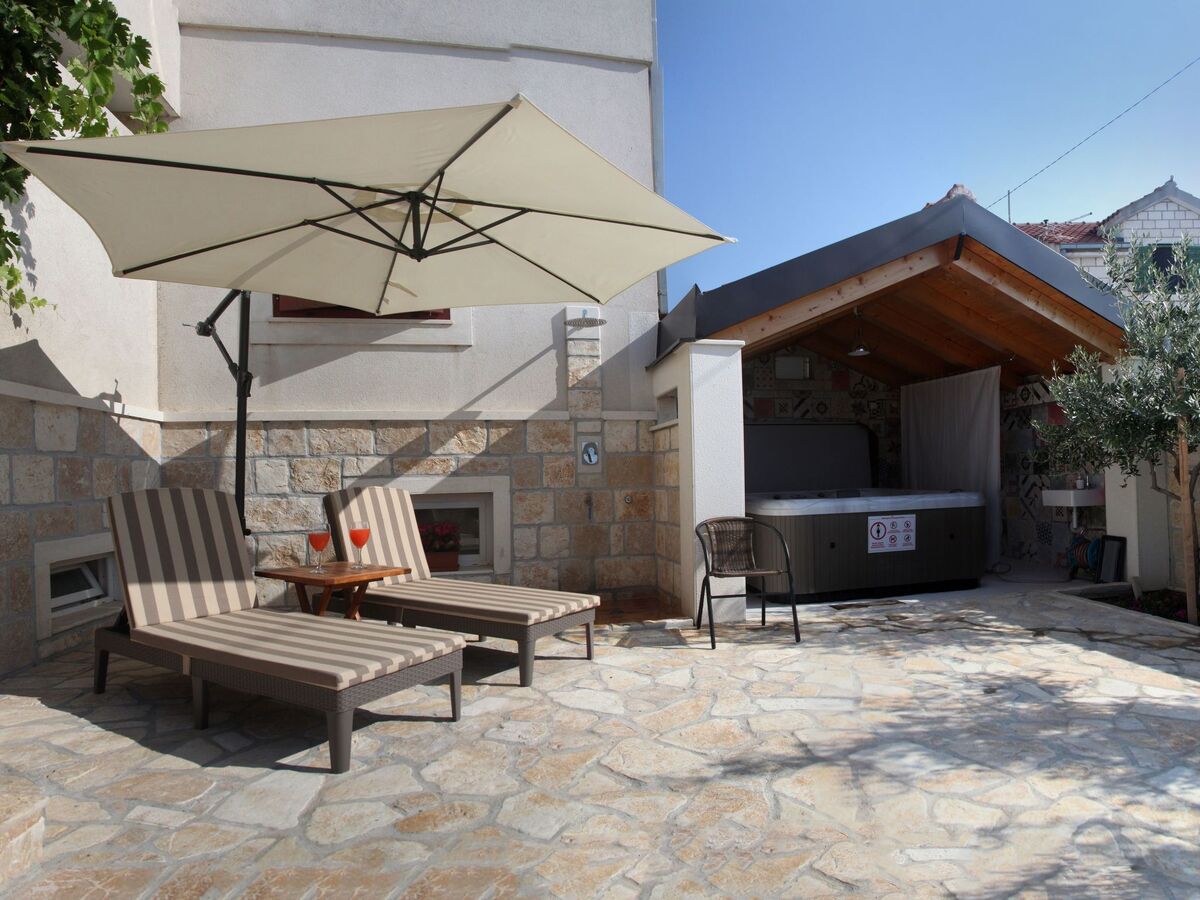 Maison Mravince avec jacuzzi, jardin et vue mer - Photo 33