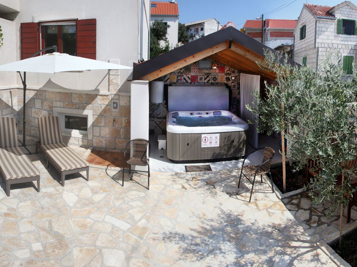 Maison Mravince avec jacuzzi, jardin et vue mer - Photo 36