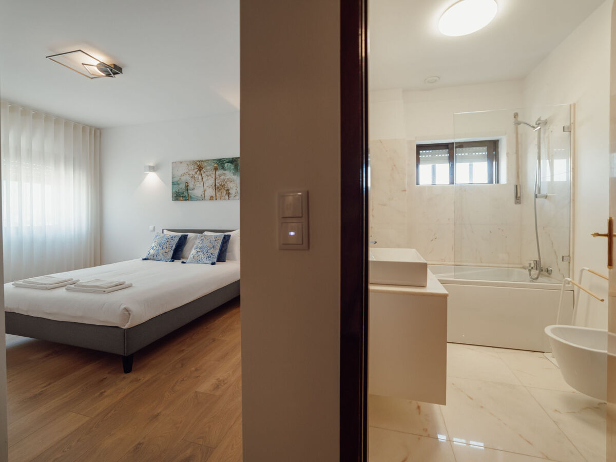 Apt 4 chambres vue mer à Porto, 179 m², terrasse 54 m² - Photo 15