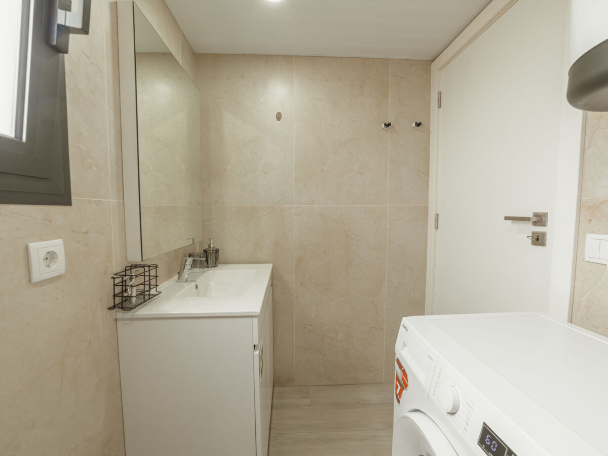 Appartement 5 personnes centre Porto, immeuble récent - Photo 17