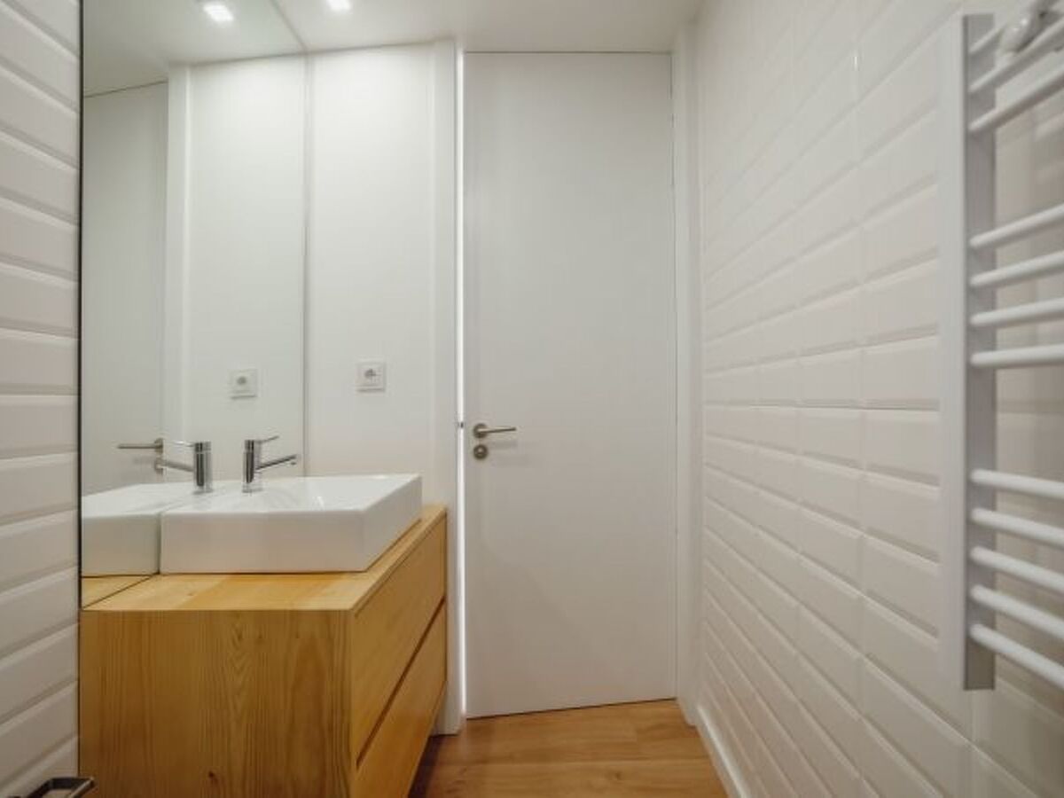 Appartement design avec terrasse face à la gare, Porto - Photo 4