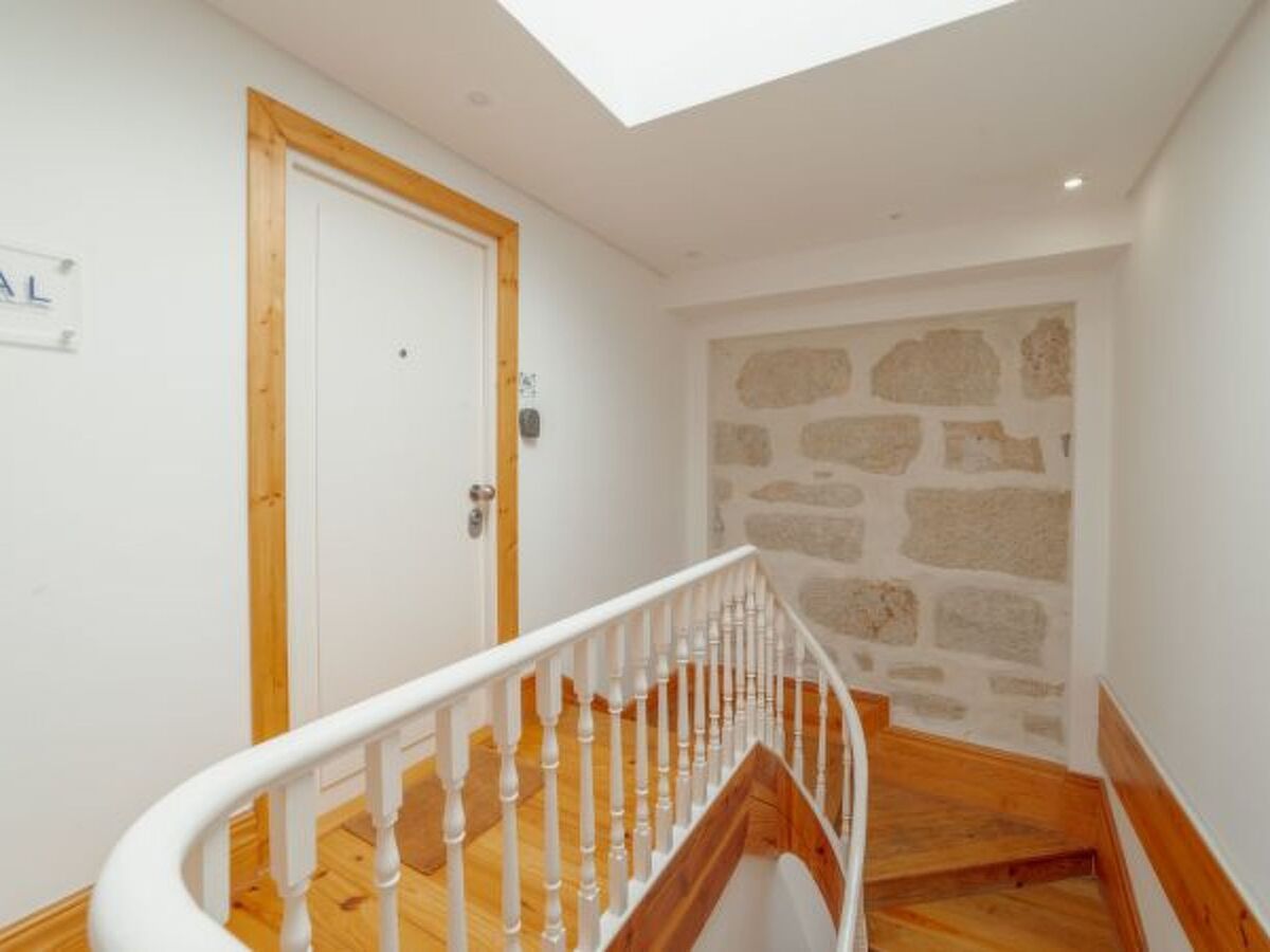 Appartement mezzanine 38 m² à Porto, quartier Lapa - Photo 4