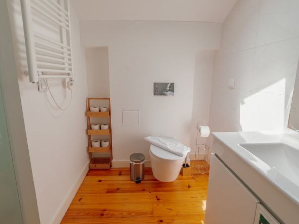 Appartement mezzanine 38 m² à Porto, quartier Lapa - Photo 11