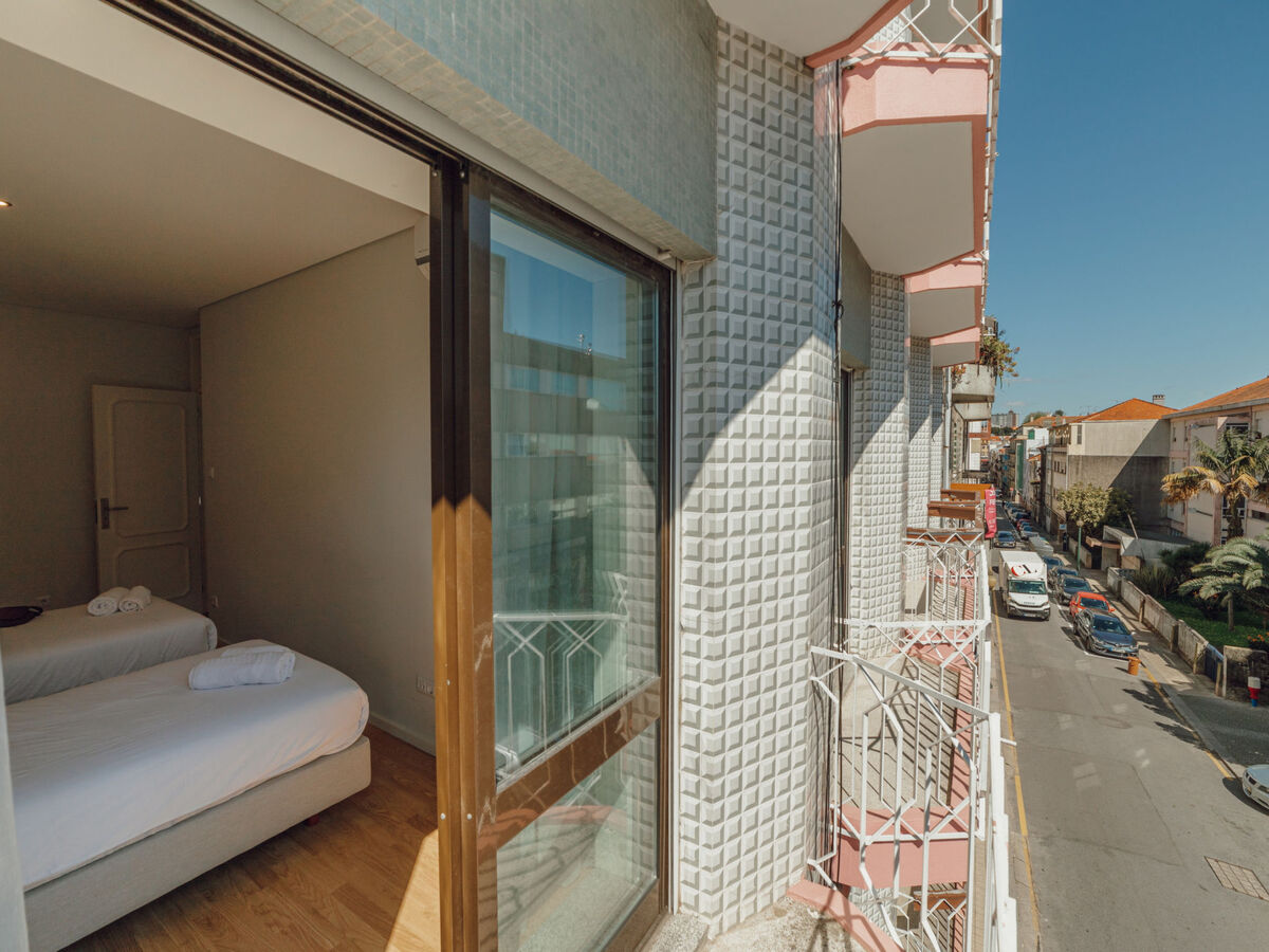 Appartement design avec balcon au cœur de Porto - Photo 3