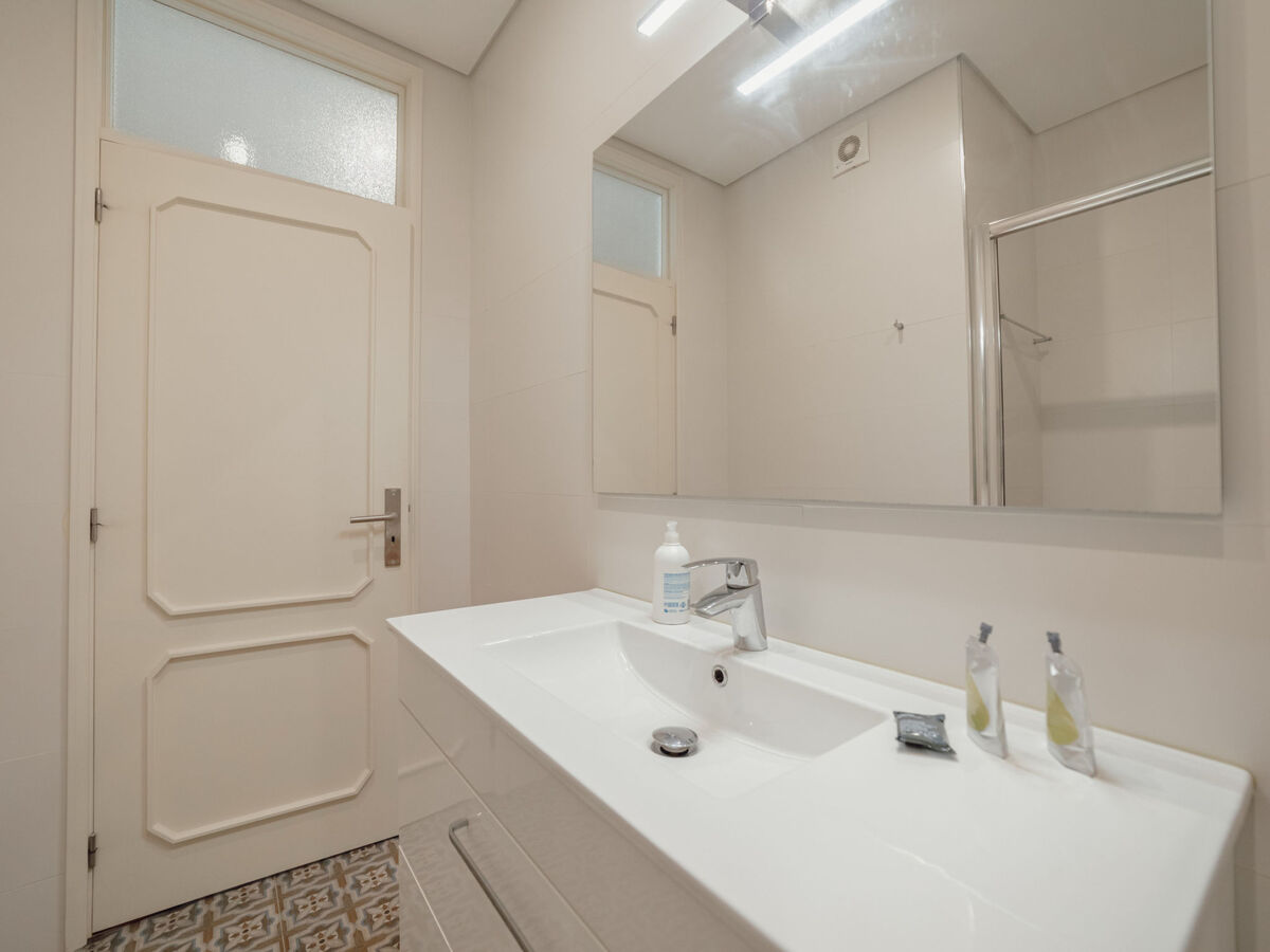 Appartement design avec balcon au cœur de Porto - Photo 17
