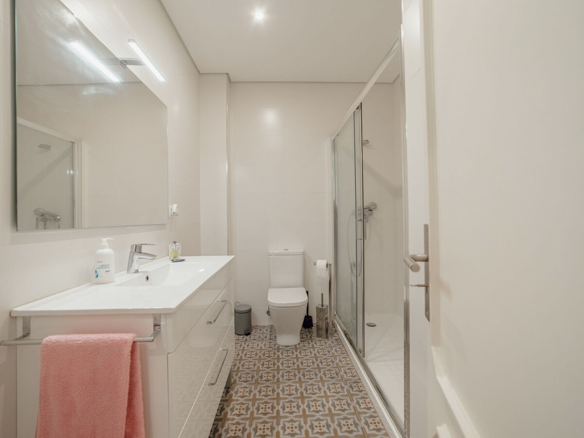 Appartement design avec balcon au cœur de Porto - Photo 22