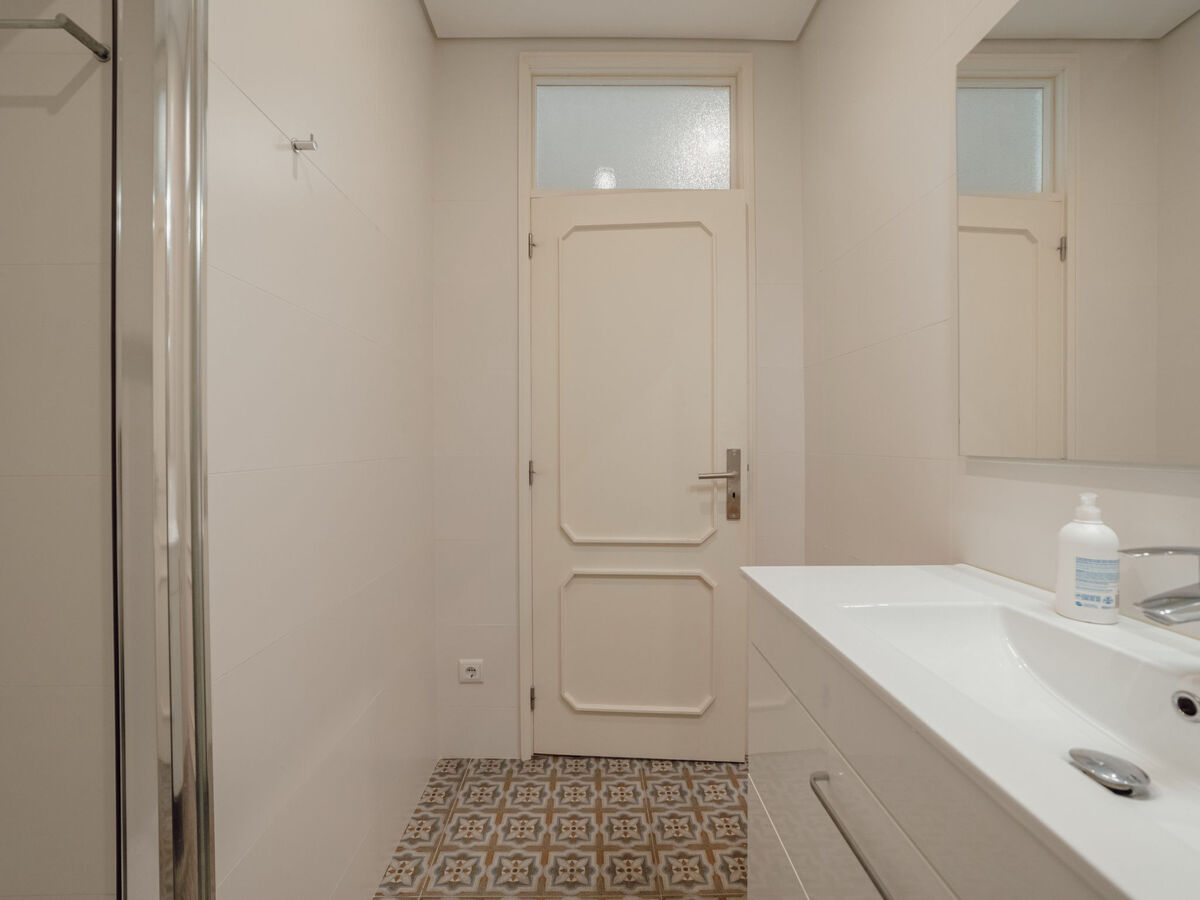 Appartement design avec balcon au cœur de Porto - Photo 27