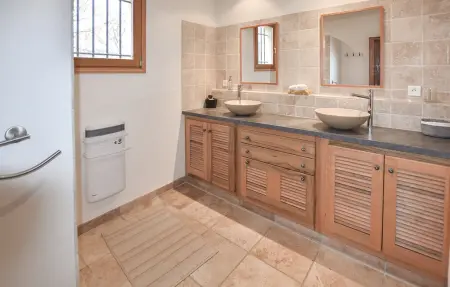 Maison 100 m² piscine privée, vue Mont Ventoux : photo 15