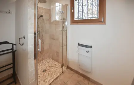 Maison 100 m² piscine privée, vue Mont Ventoux : photo 16