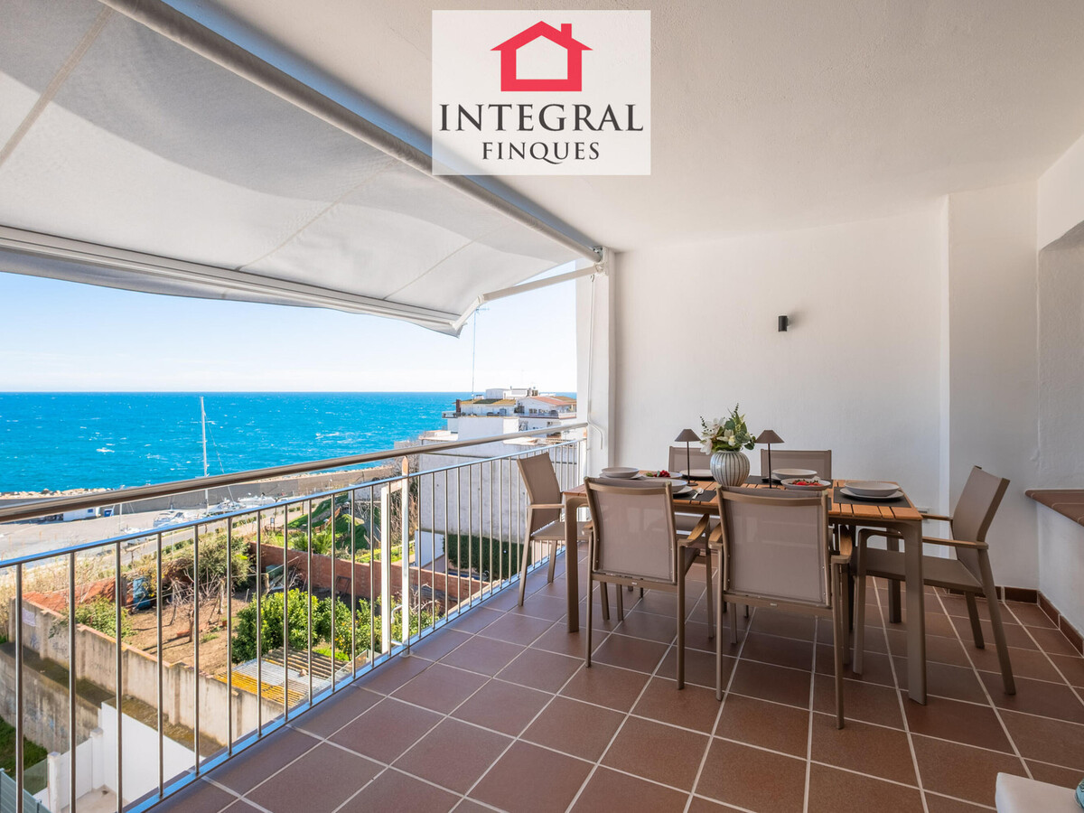 Appartement rénové à Palamós, vue mer et terrasse - Photo 3