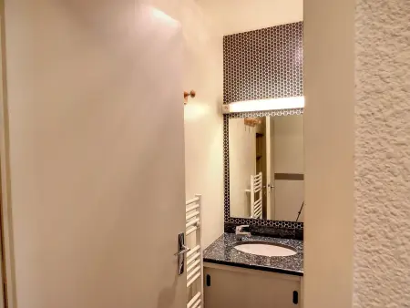 Studio cabine 4 pers. avec balcon Nord aux Menuires : photo 7