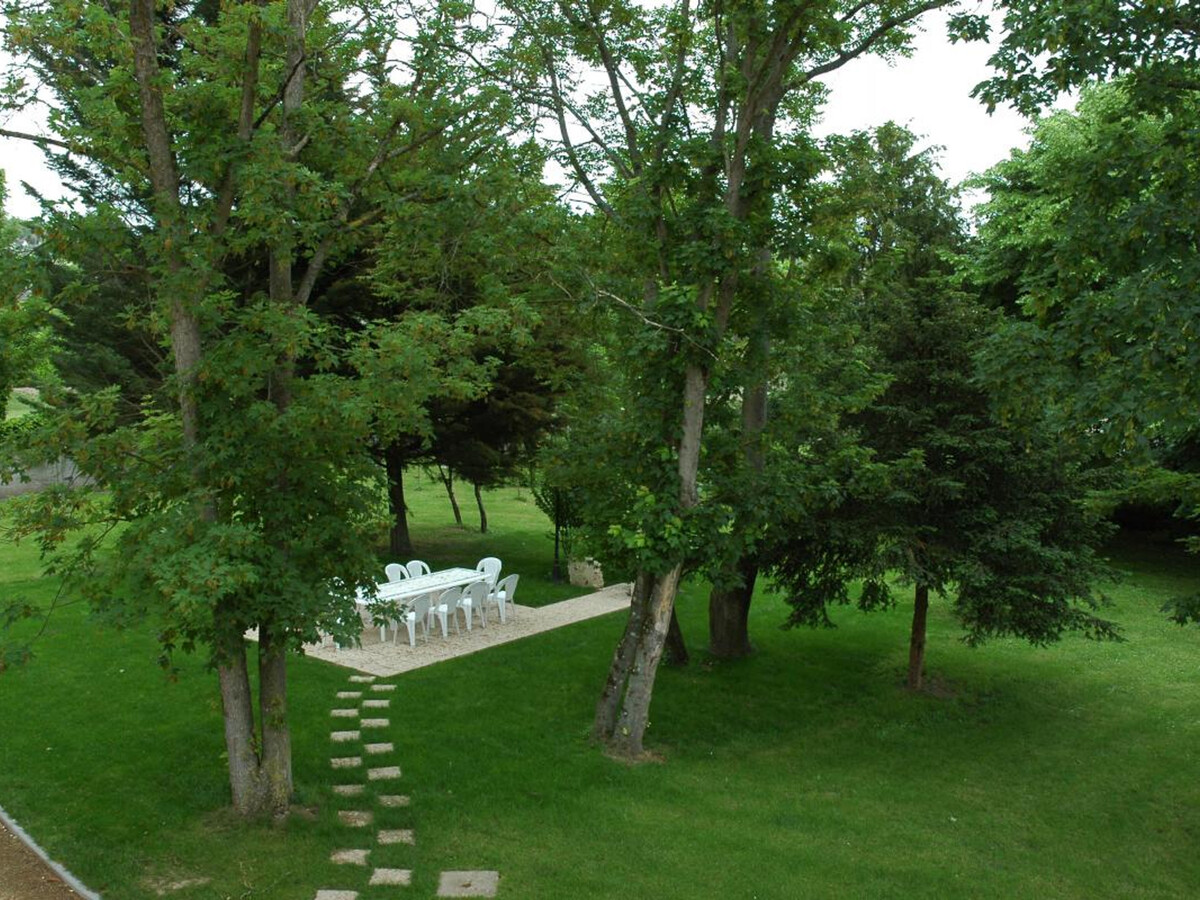 Gîte 8 chambres en ancien presbytère, 2000 m² de jardin - Photo 2