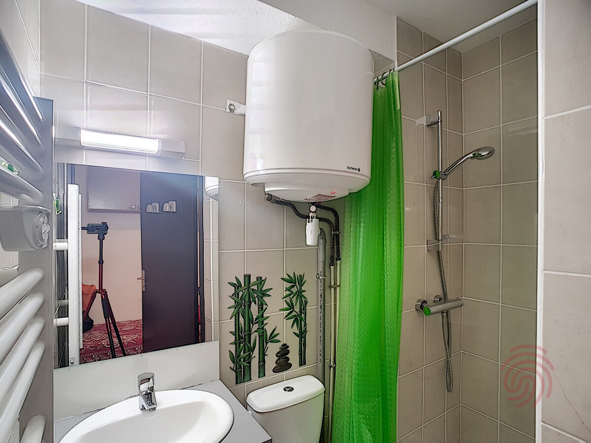 Studio 17 m² rénové avec balcon à Lamalou-les-Bains - Photo 11