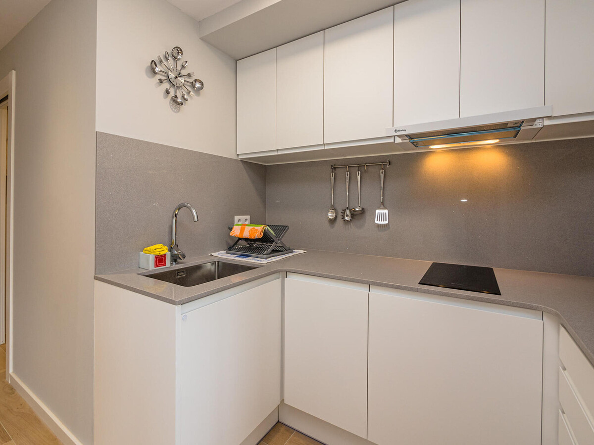 Loft rénové avec piscine à 700 m des plages - Photo 15