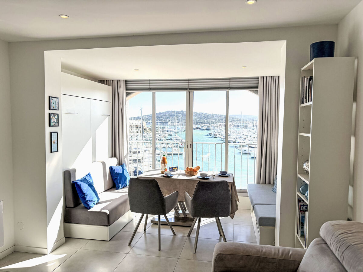 Studio Les Cascadelles avec vue sur le port à Cogolin - Photo 2