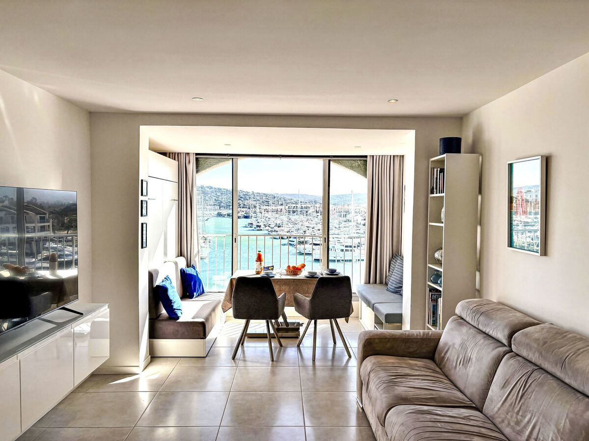 Studio Les Cascadelles avec vue sur le port à Cogolin - Photo 6