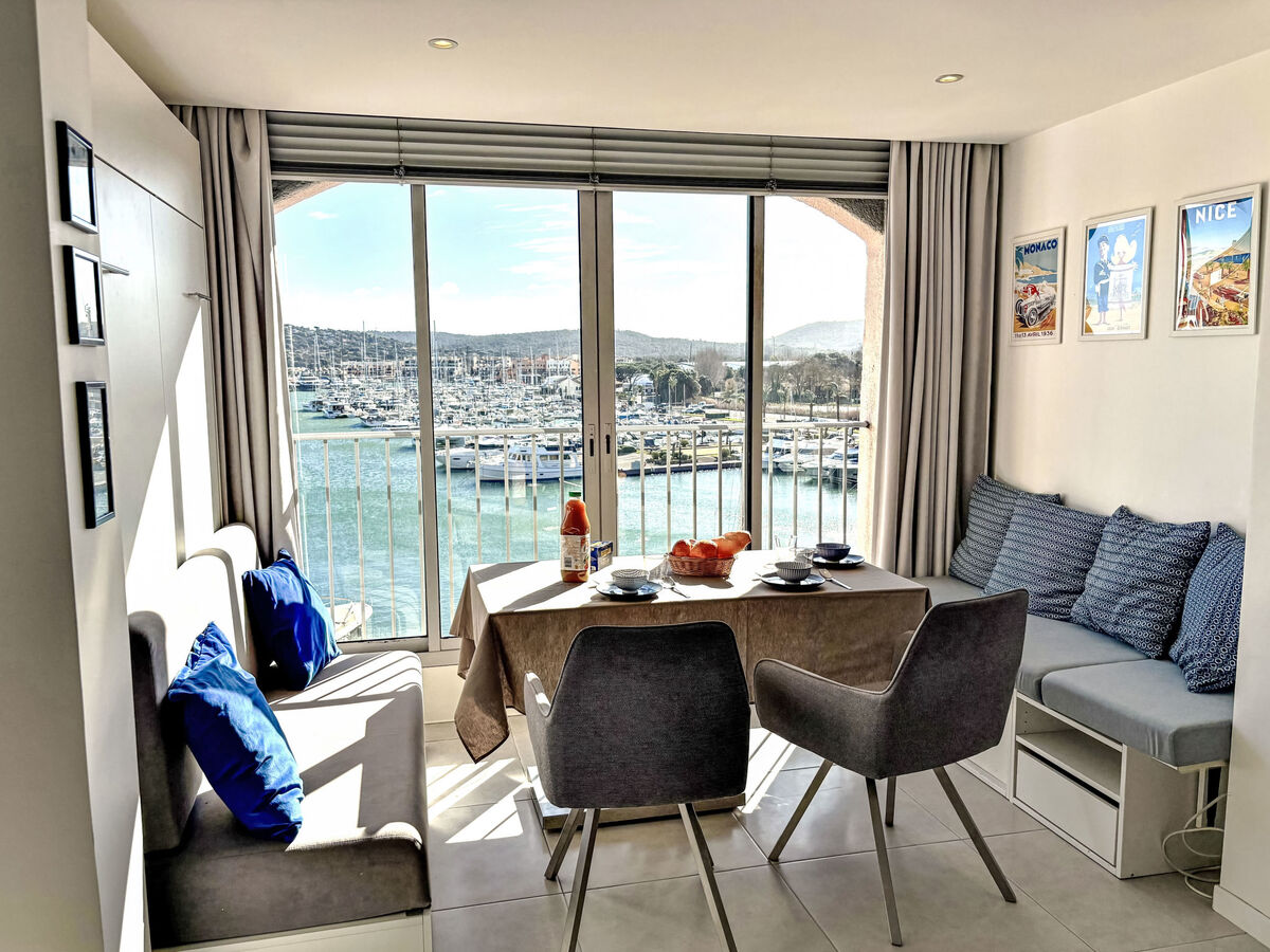 Studio Les Cascadelles avec vue sur le port à Cogolin - Photo 7