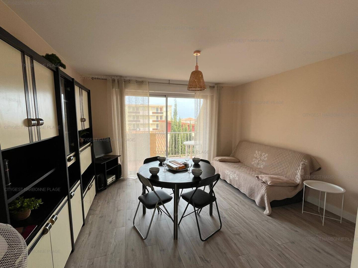 Appartement 2 étoiles à 50m de la plage, 2 balcons - Photo 3