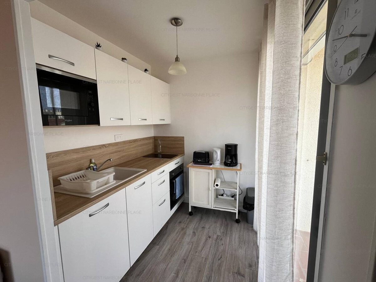 Appartement 2 étoiles à 50m de la plage, 2 balcons - Photo 6