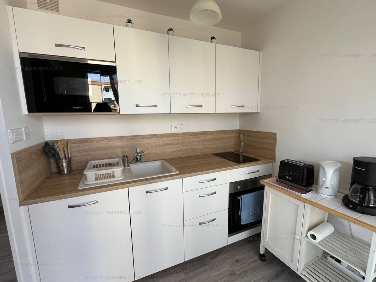 Appartement 2 étoiles à 50m de la plage, 2 balcons - Photo 7