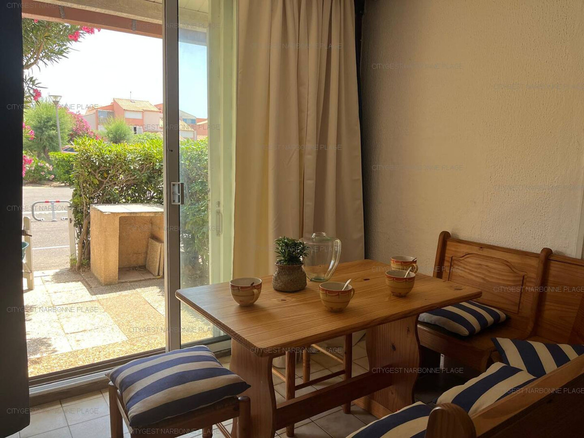 T2 plain-pied Narbonne : terrasse privée et parking - Photo 8