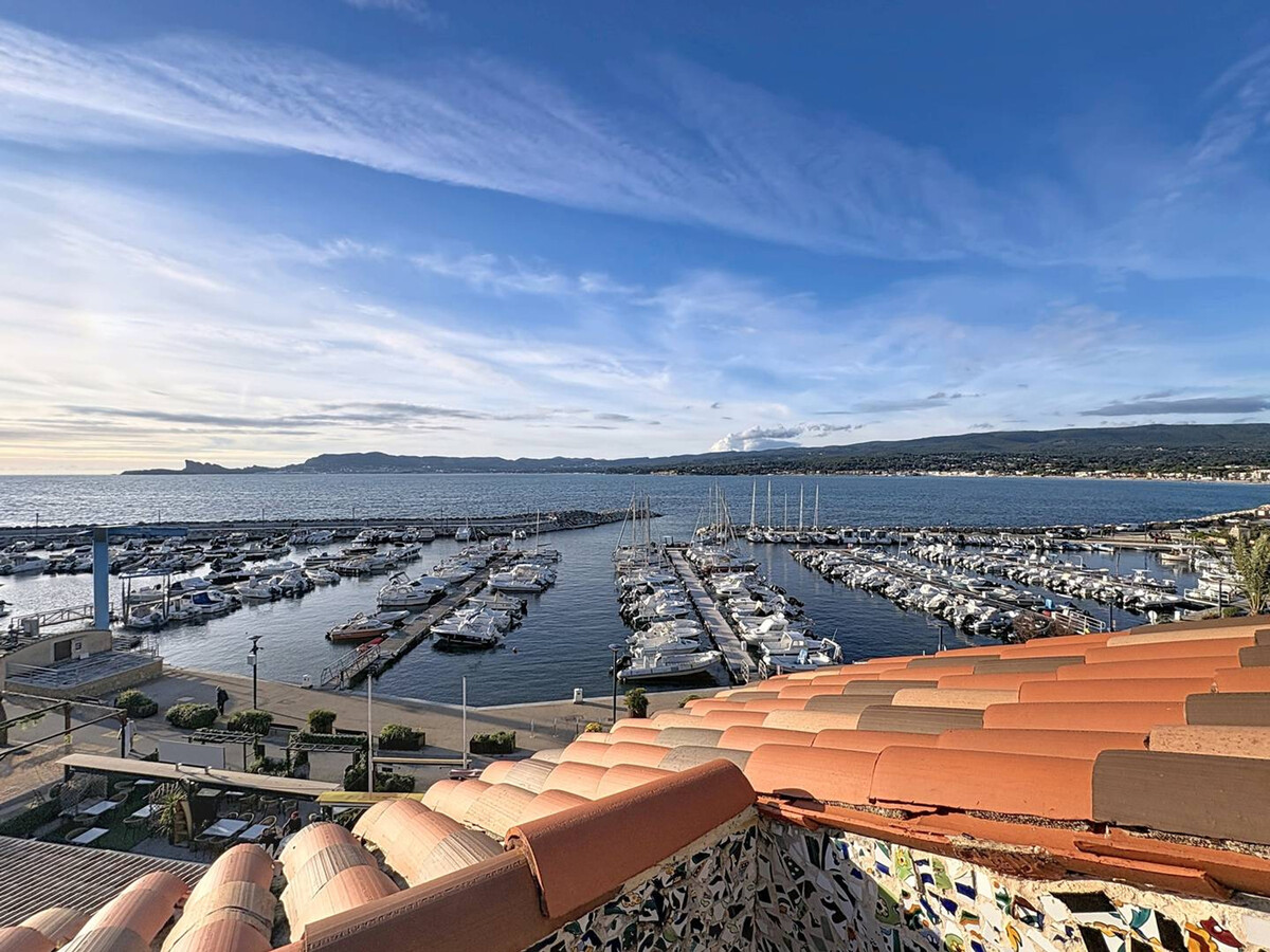 T3 deux terrasses vue mer à la Madrague - Photo 24