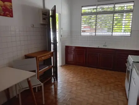 Appartement avec jacuzzi privatif et terrasse, Le Gosier : photo 6