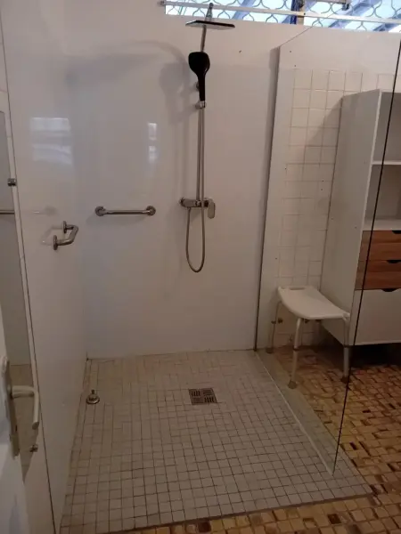 Appartement avec jacuzzi privatif et terrasse, Le Gosier : photo 9