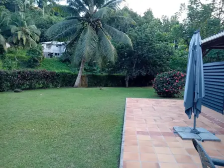 Appartement 70 m² avec terrasse et jardin clôturé à Le Gosier : photo 2
