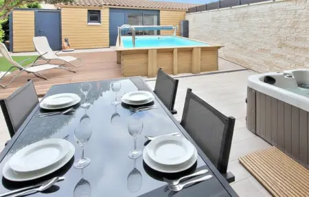Maison 20m² piscine et jacuzzi à Jonquerettes : photo 9