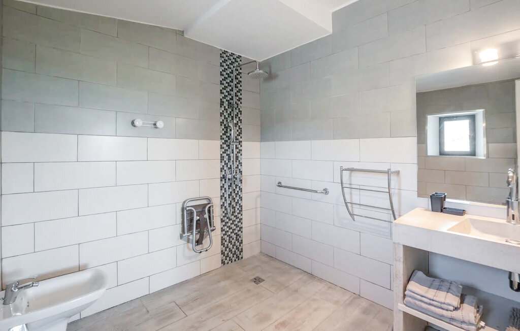 Maison 490 m² piscine intérieure et sauna - Photo 25