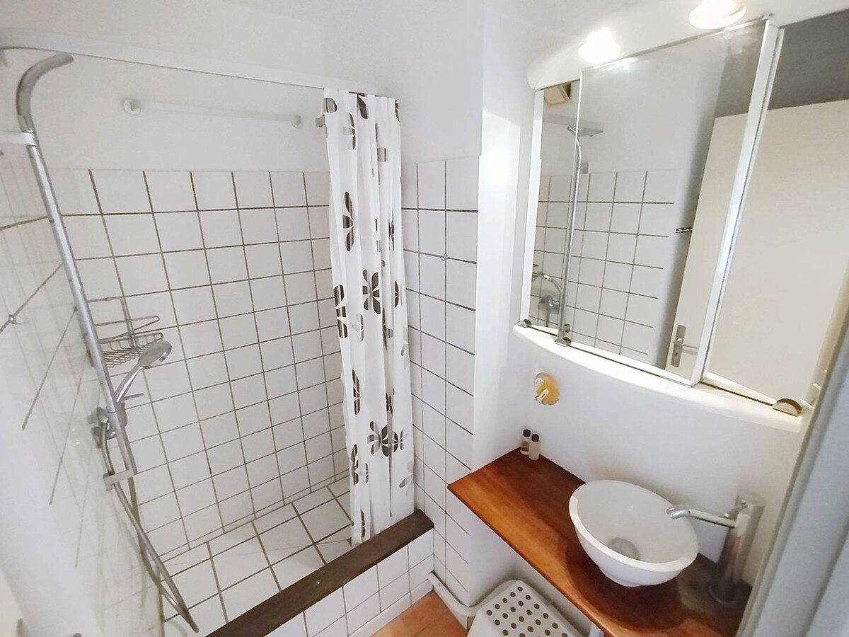 T2 40m² à Bormes-les-Mimosas, loggia sud-est - Photo 7