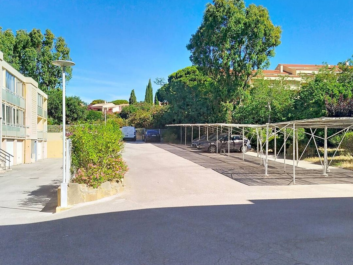 T2 40m² à Bormes-les-Mimosas, loggia sud-est - Photo 19