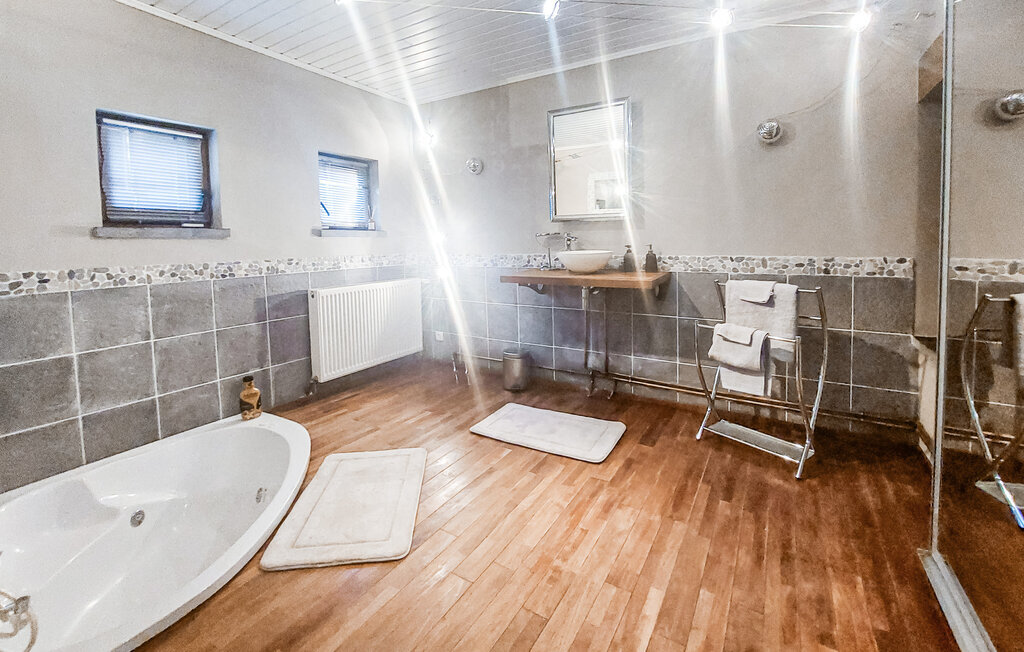 Maison pierre et poutres avec piscine chauffée à Hestrud - Photo 20