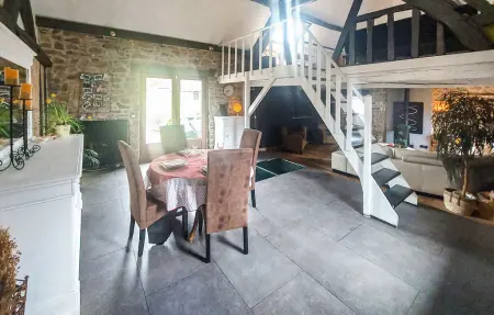 Jolie maison avec piscine, Maison 5 personnes à Hestrud - Photo 5