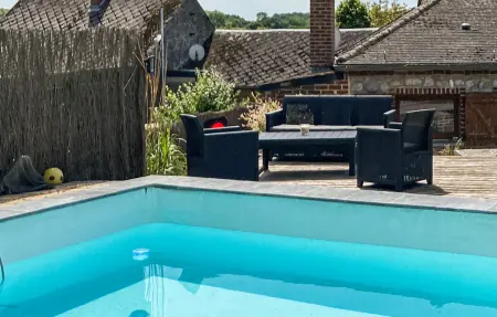 Jolie maison avec piscine, Maison 5 personnes à Hestrud - Photo 9