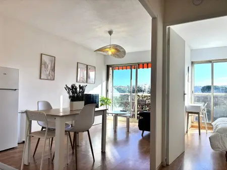 Location appartement à Hyères, T2 Calme avec Parking Privé à Hyères