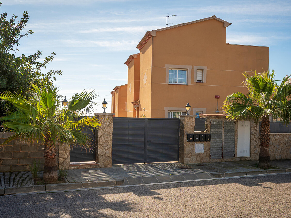 Maison 4 ch avec piscine à 15 min de plage, Creixell - Photo 1