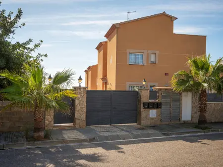 Location maison à Creixell, Maison Mitoyenne 4 Ch, Climatisée, Près Plage